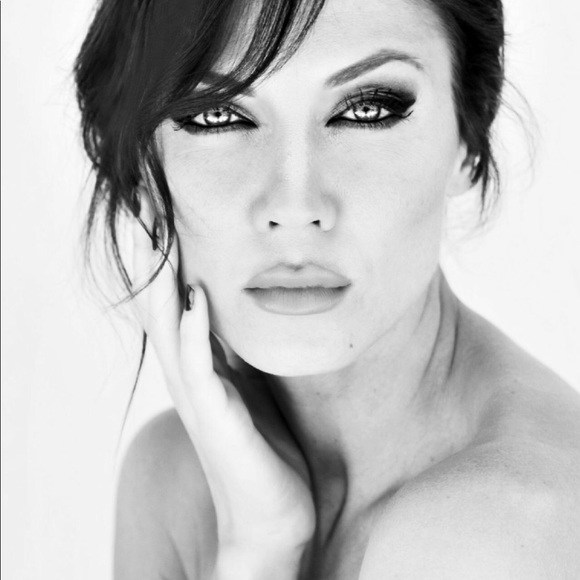 Meet your Posher, whynotoutlet! - Picture 2 of 2